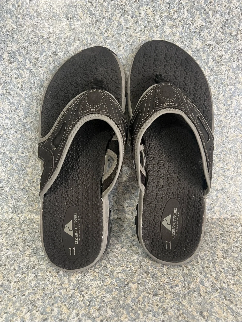 Ozark Trail Outdoor Equipment Men's Black Gray Size 11 Thong Flip Flop Sandals